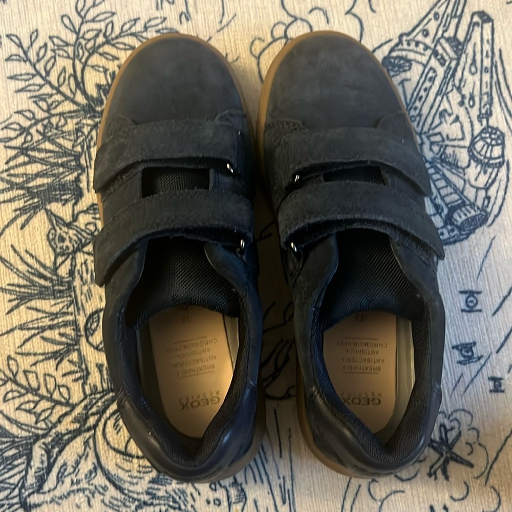 Brand new Geox size 2 navy suede sneaker/ shoe